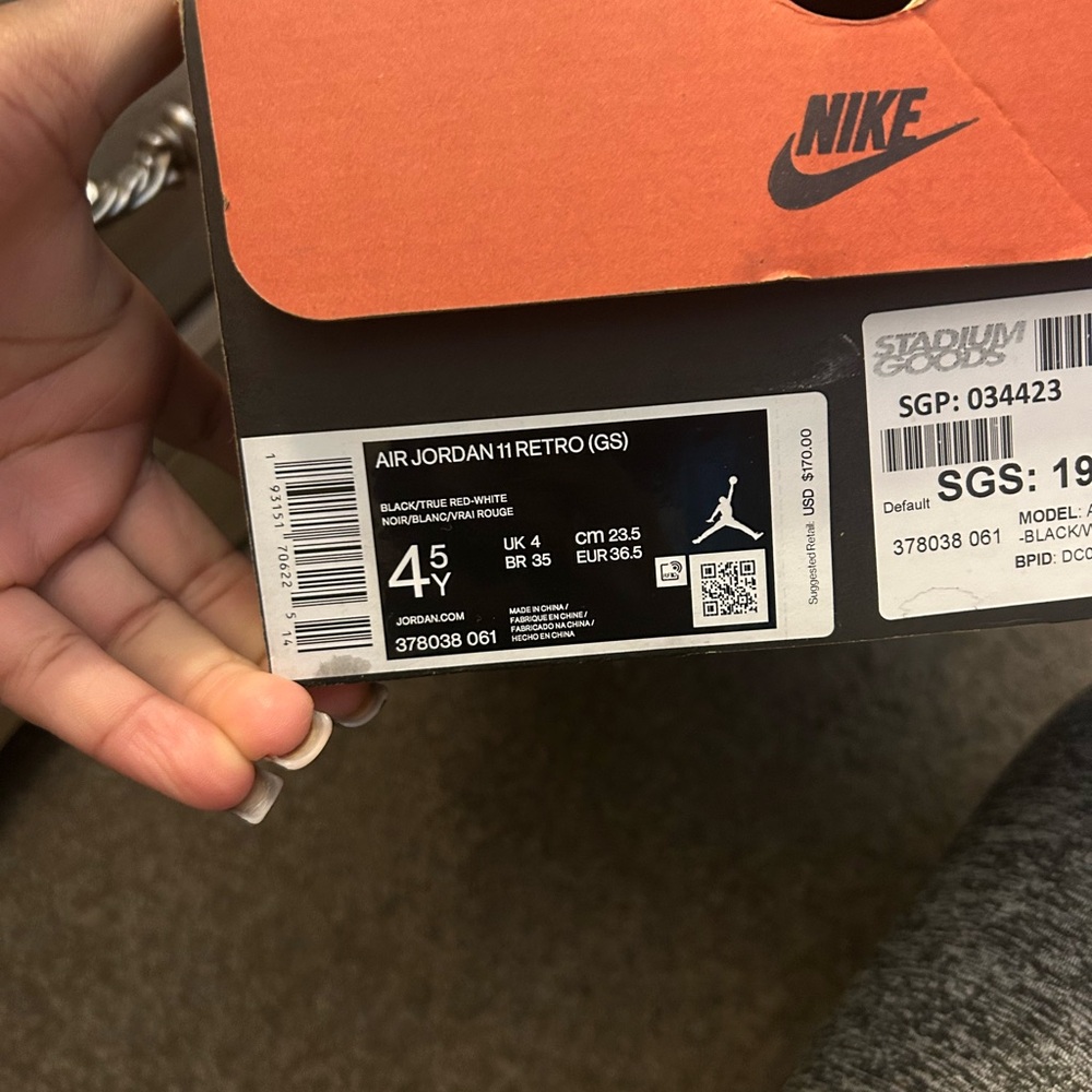 Jordan 11 retro 2019 Bred velvet